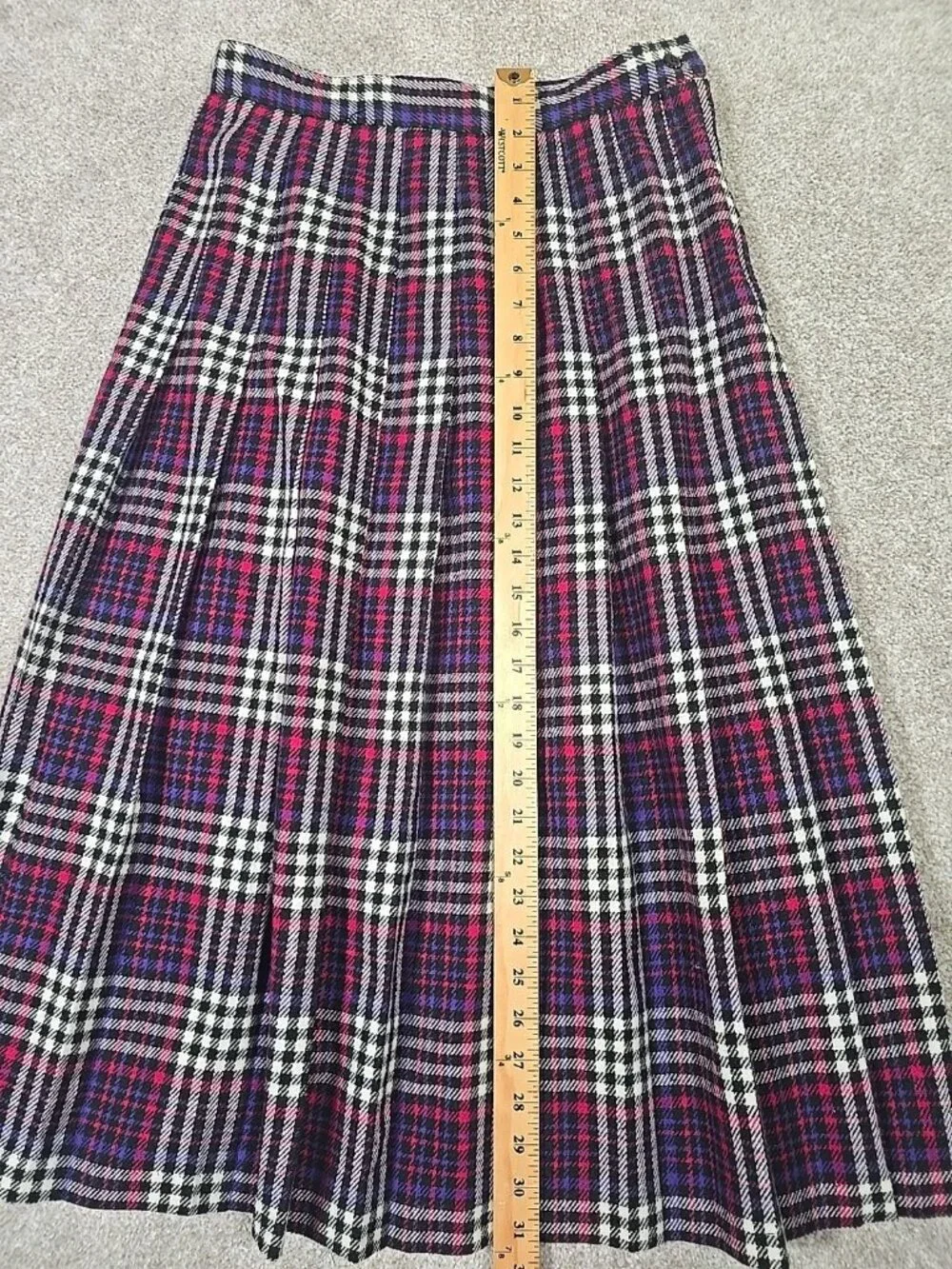 Leslie Fay Plaid Pleated Skirt Mid Length Poly Wool Blend USA Made Women's 12